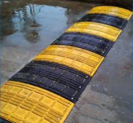 Đệm cao su giảm tốc TQ dài 0,5m/tấm 400.000 VNĐ/1 tấm