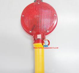 Đèn hoa mai mầu đỏ (cầm tay, dùng pin)